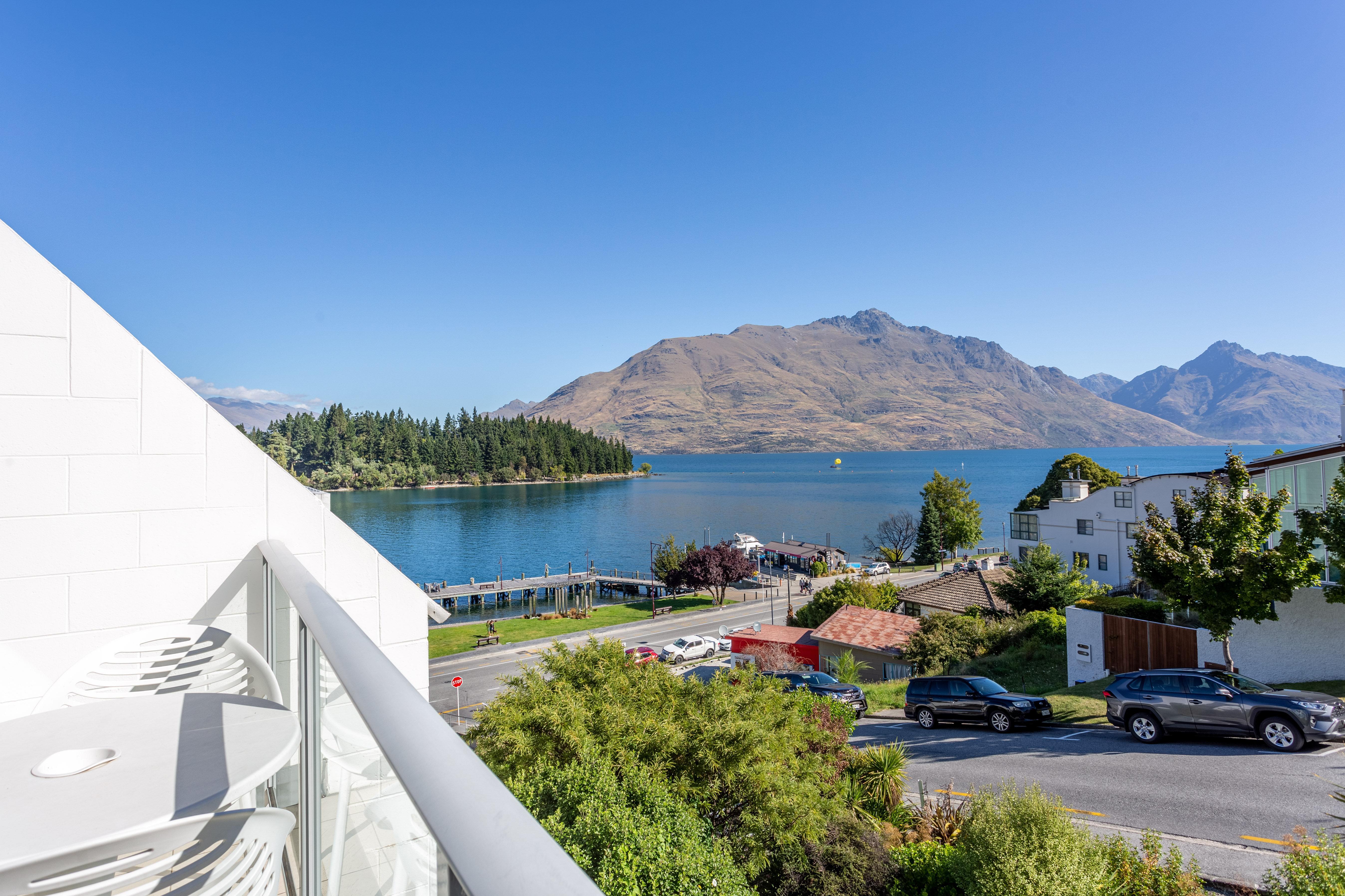 Crowne Plaza Queenstown, An Ihg Hotel Exterior photo